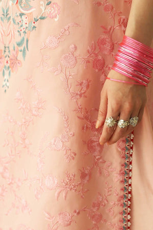 D23-2B - Sherry's wardrobe