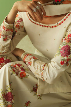 D23-4A - Sherry's wardrobe