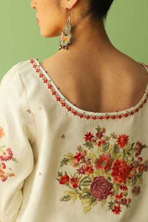 D23-4A - Sherry's wardrobe