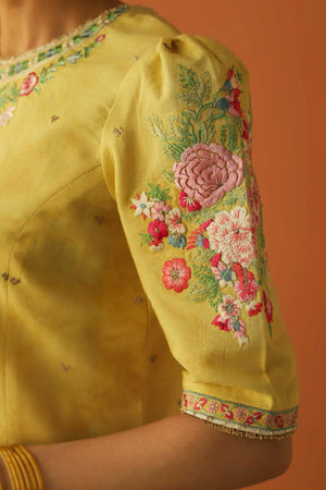 D23-4B - Sherry's wardrobe