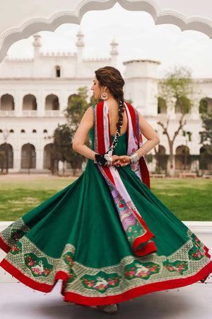 D23-7B - Sherry's wardrobe