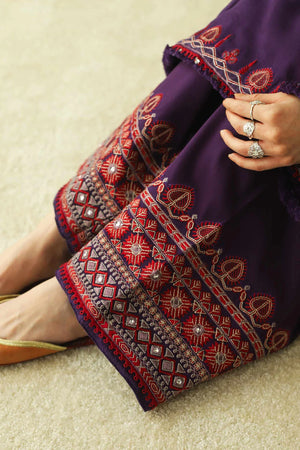 D23-8B - Sherry's wardrobe