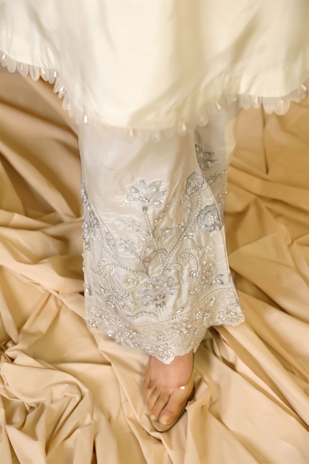 AN-19 - Sherry's wardrobe