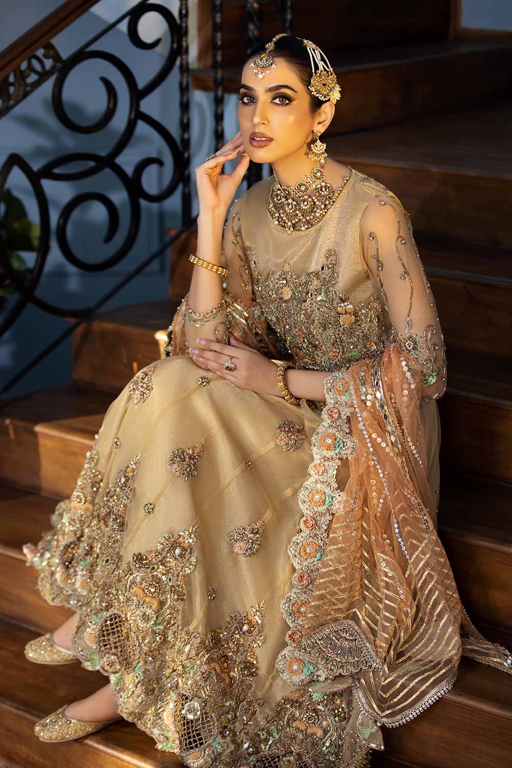 KB-E-301 - Sherry's wardrobe
