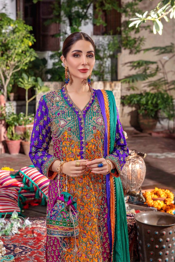 E-305 - Sherry's wardrobe