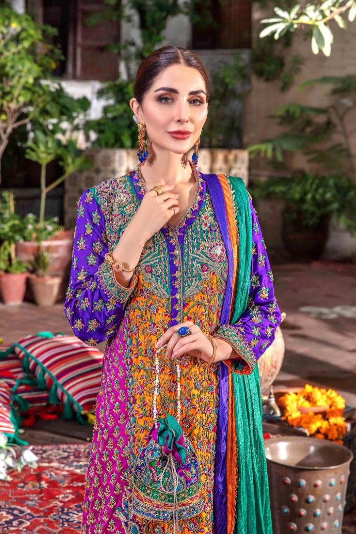 E-305 - Sherry's wardrobe