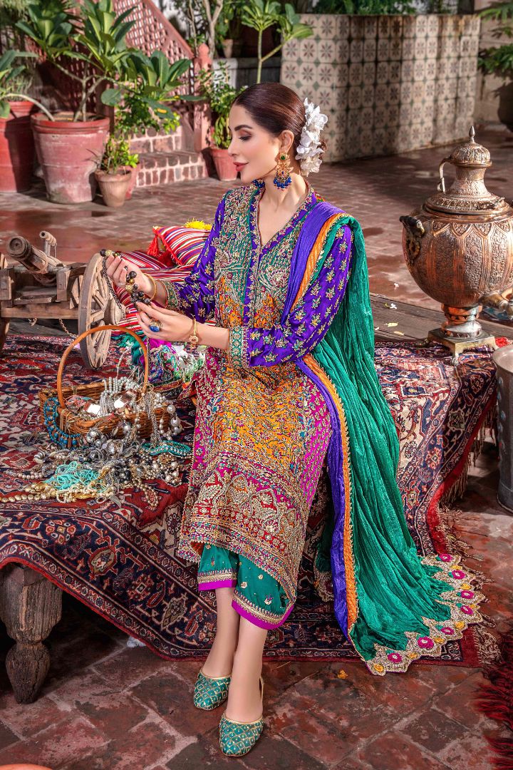 E-305 - Sherry's wardrobe