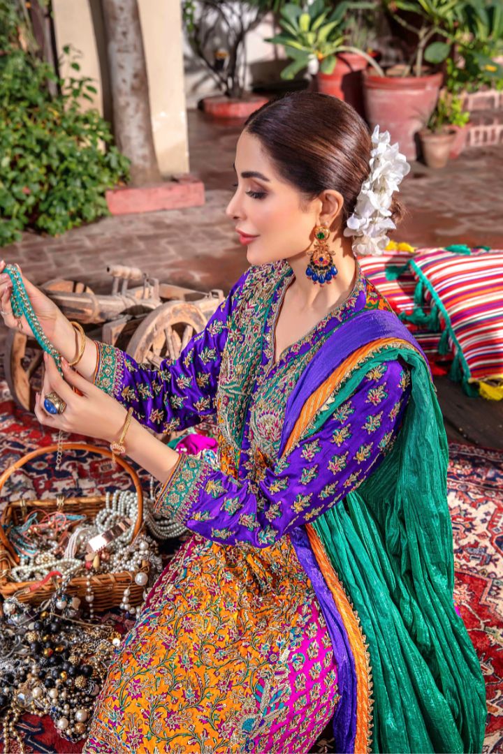 E-305 - Sherry's wardrobe