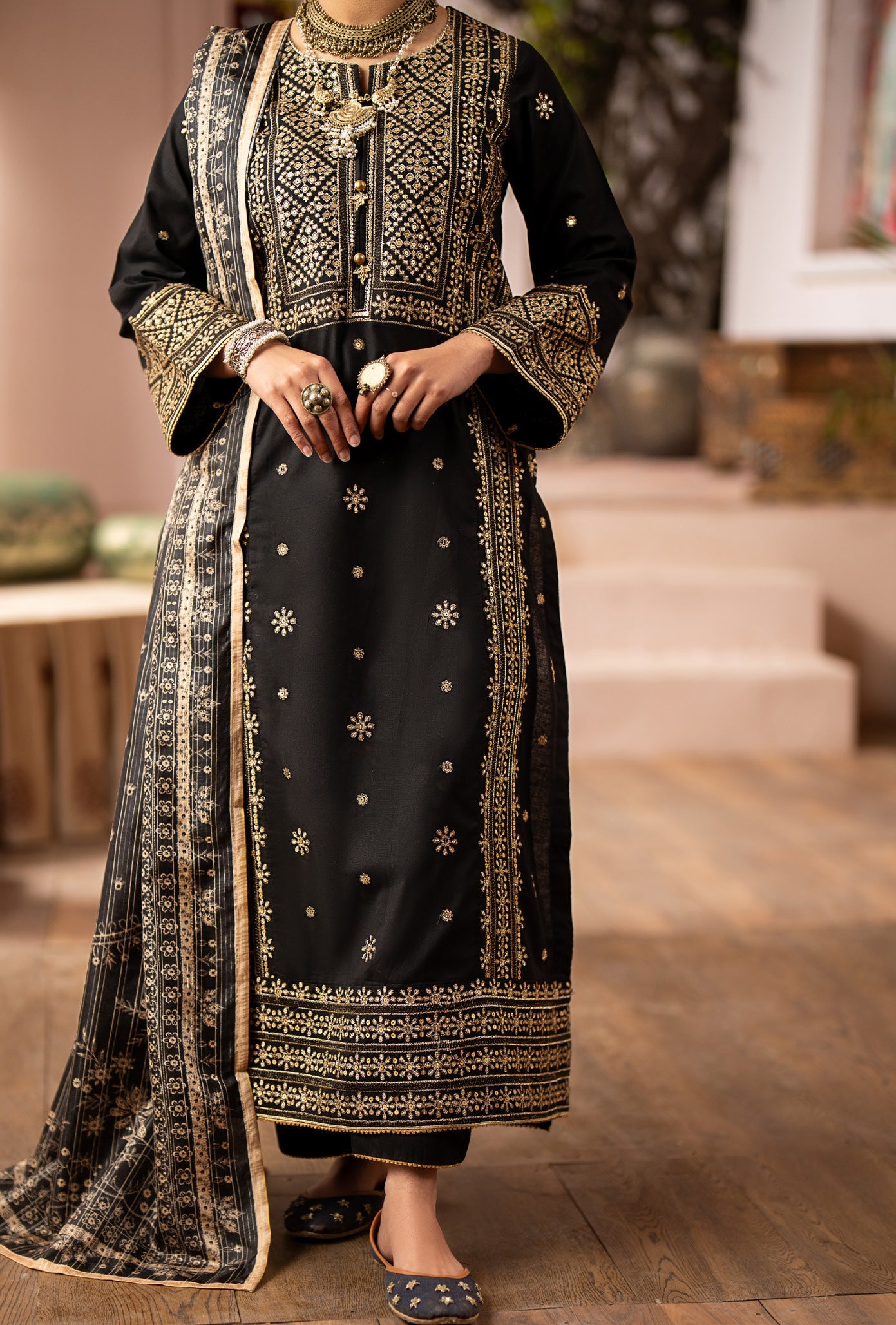 Zaha - Eid kahani - Sherry's wardrobe