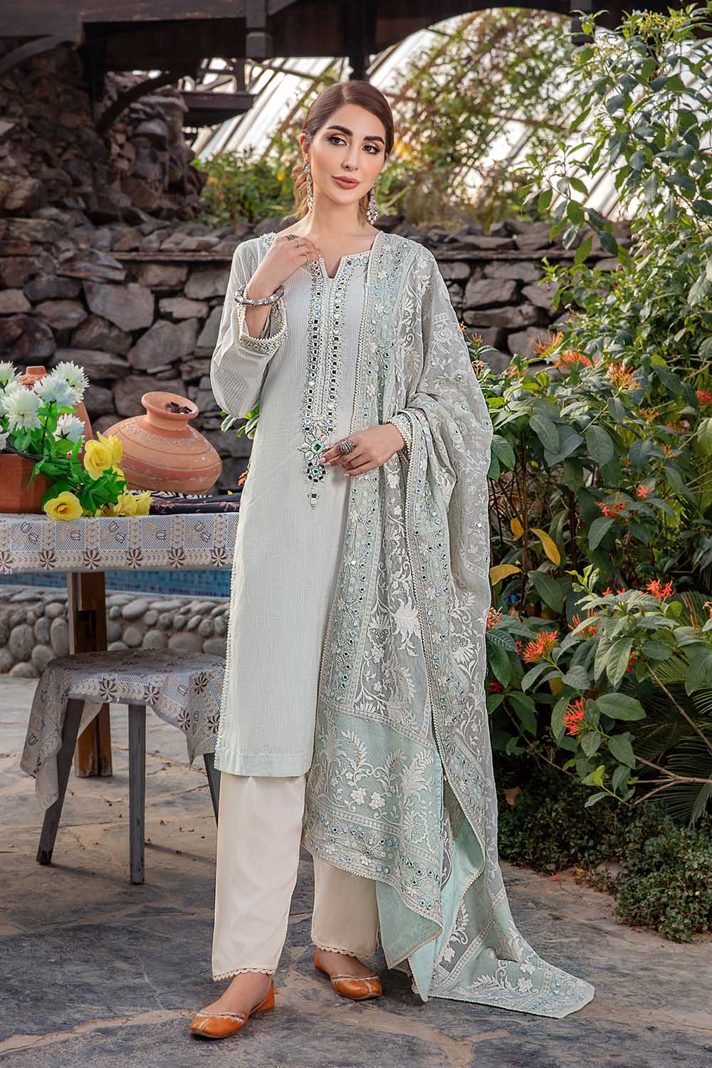 F-119 - Sherry's wardrobe