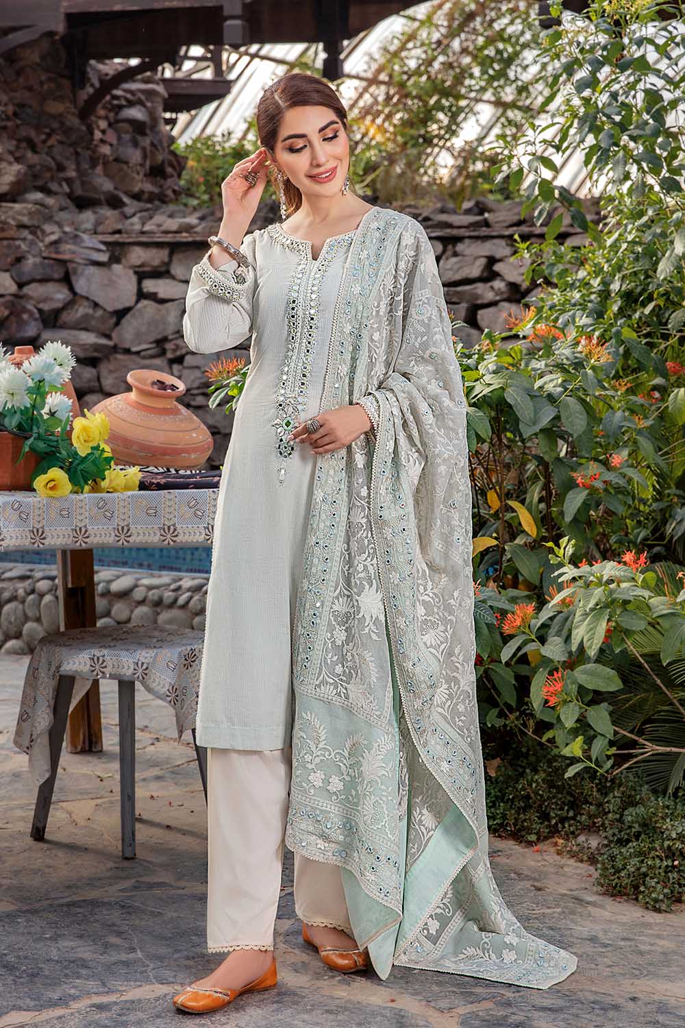 F-119 - Sherry's wardrobe