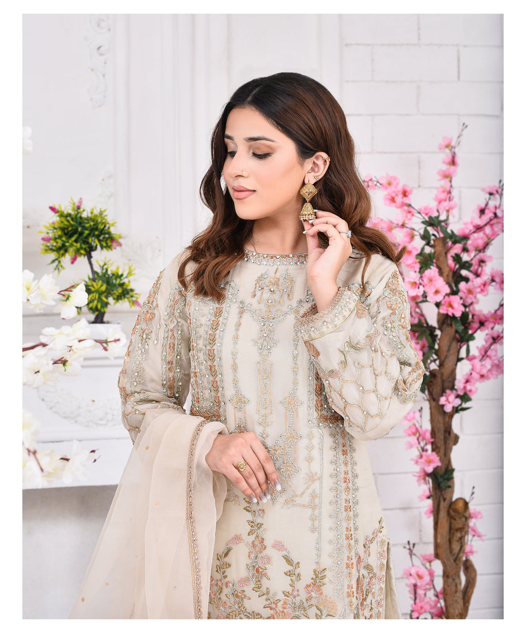 NAFEES - Sherry's wardrobe