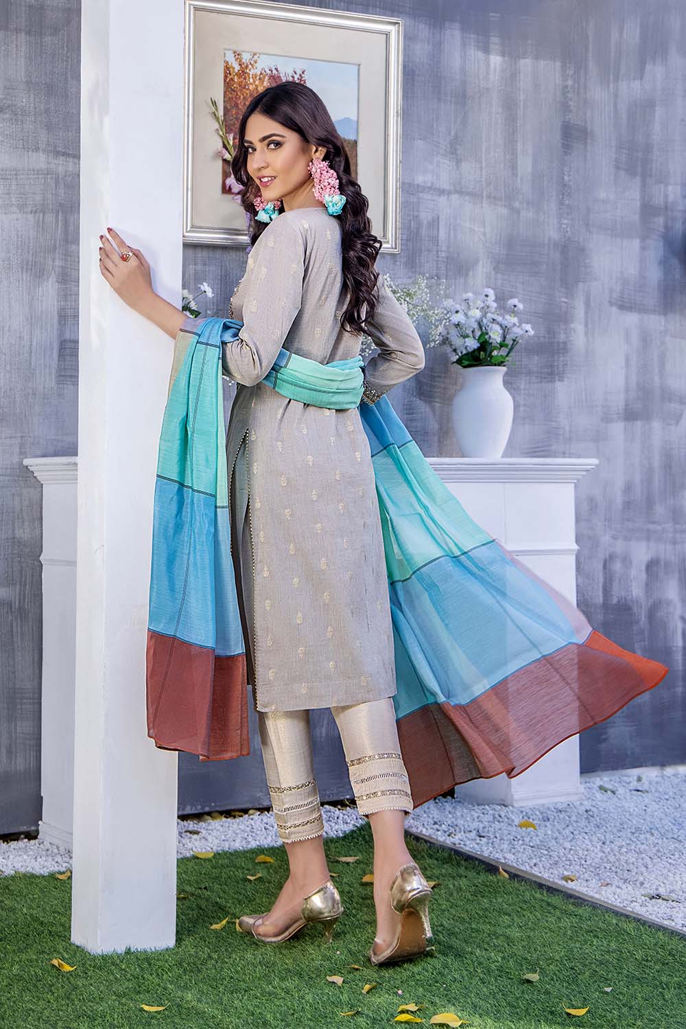 P-234 - Sherry's wardrobe
