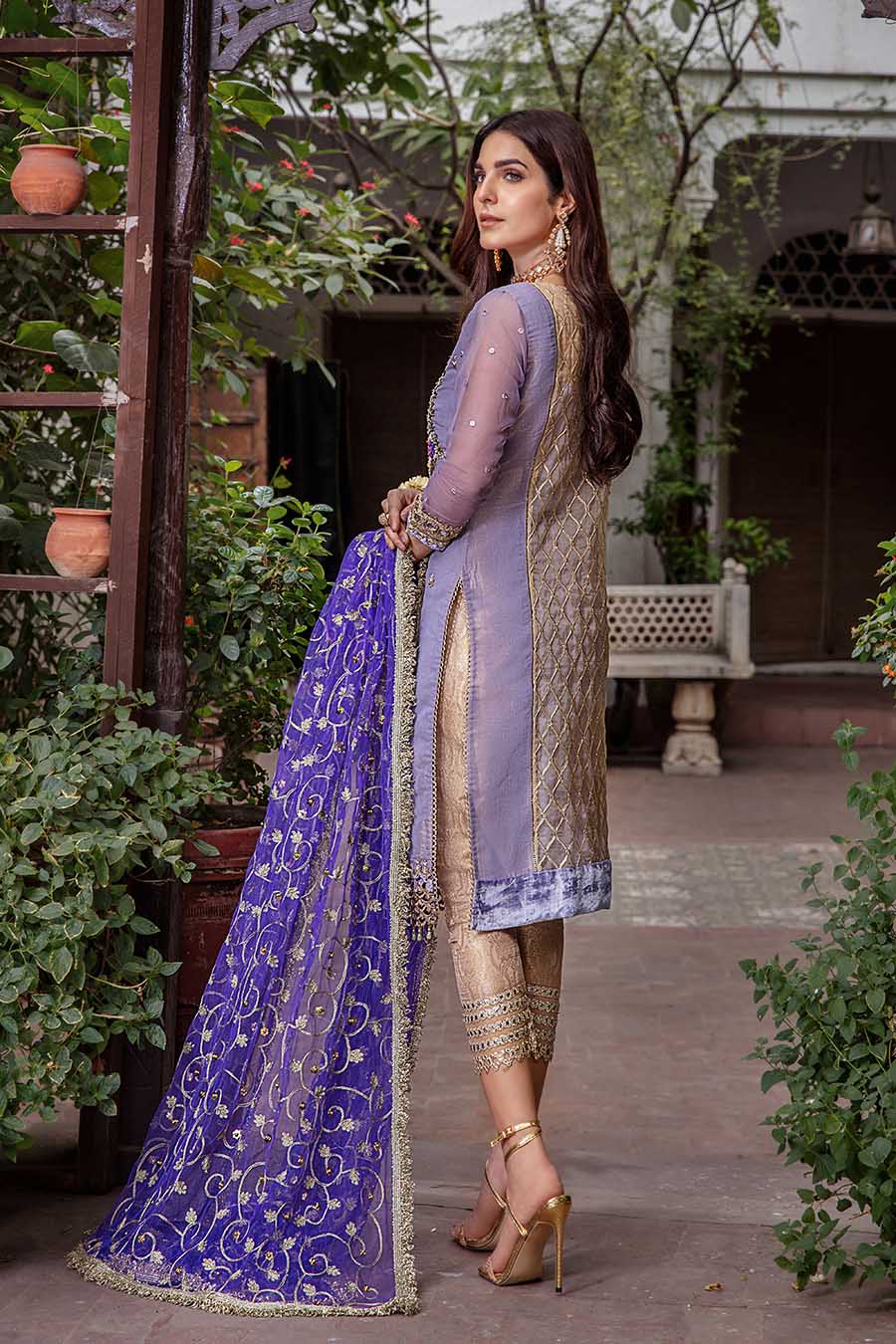 P-235 - Sherry's wardrobe