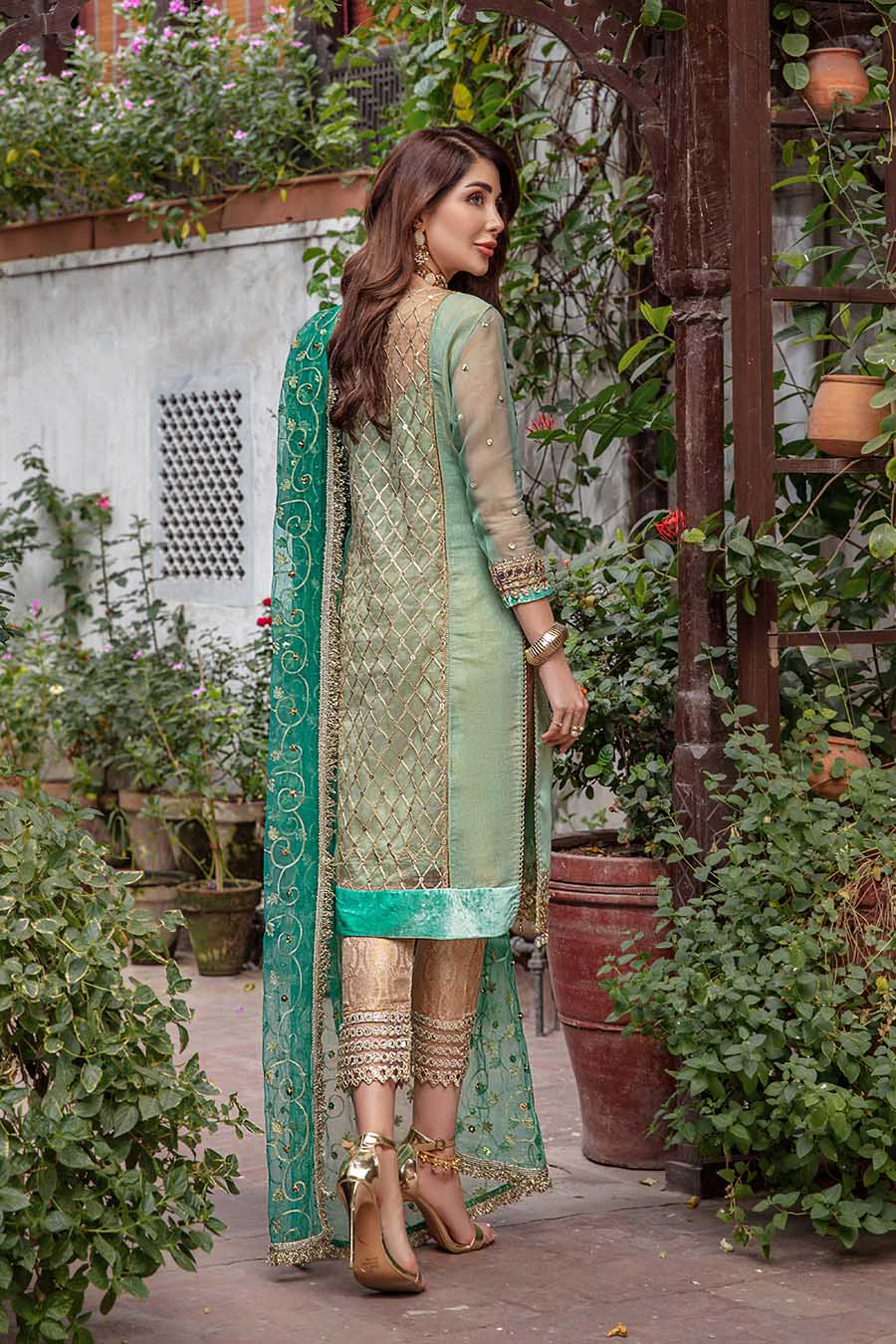 P-235 - Sherry's wardrobe