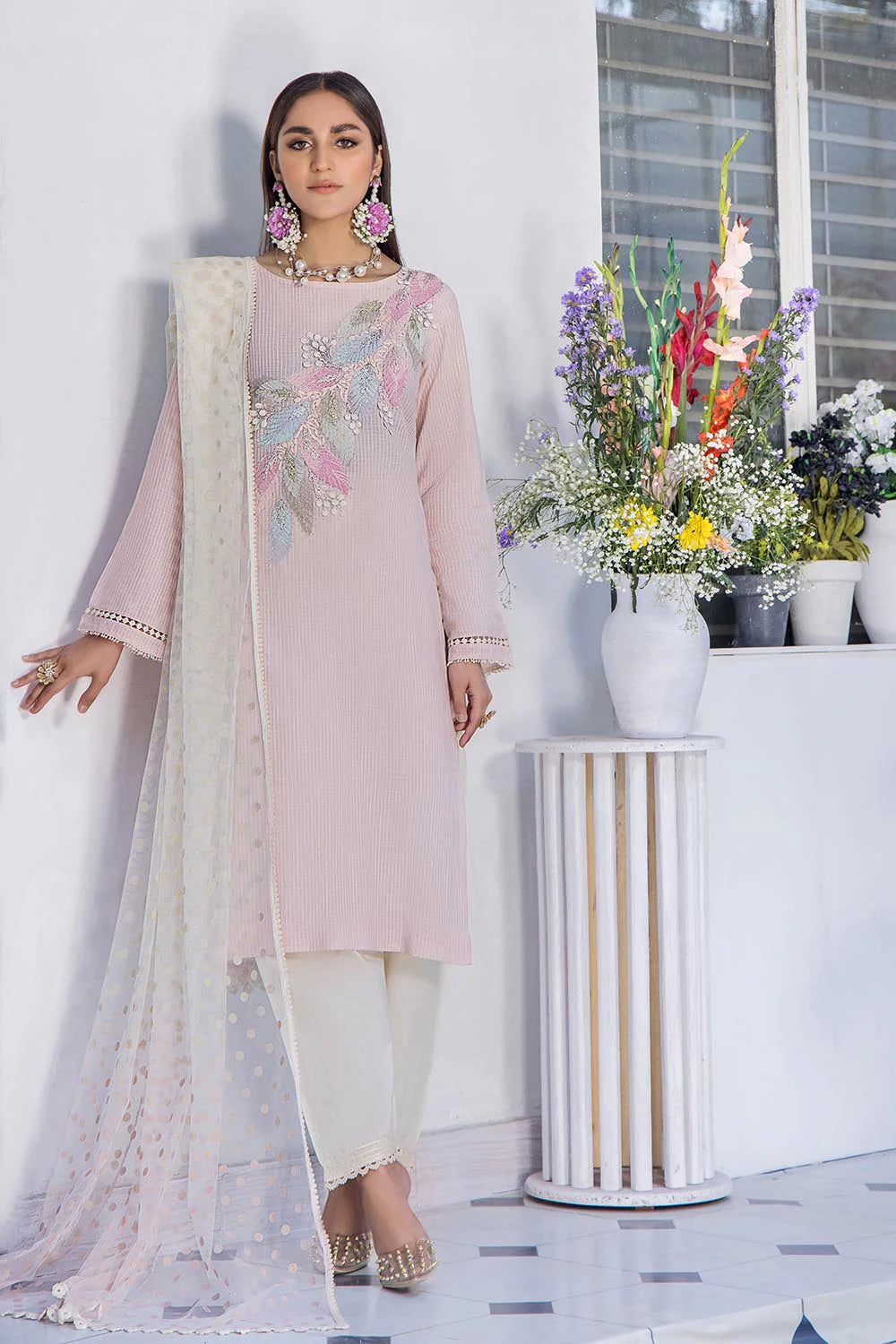 F-121 - Sherry's wardrobe