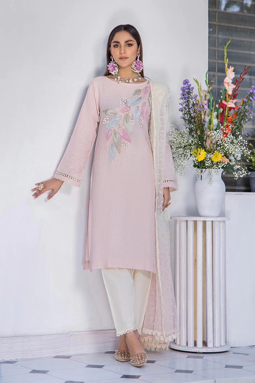 F-121 - Sherry's wardrobe