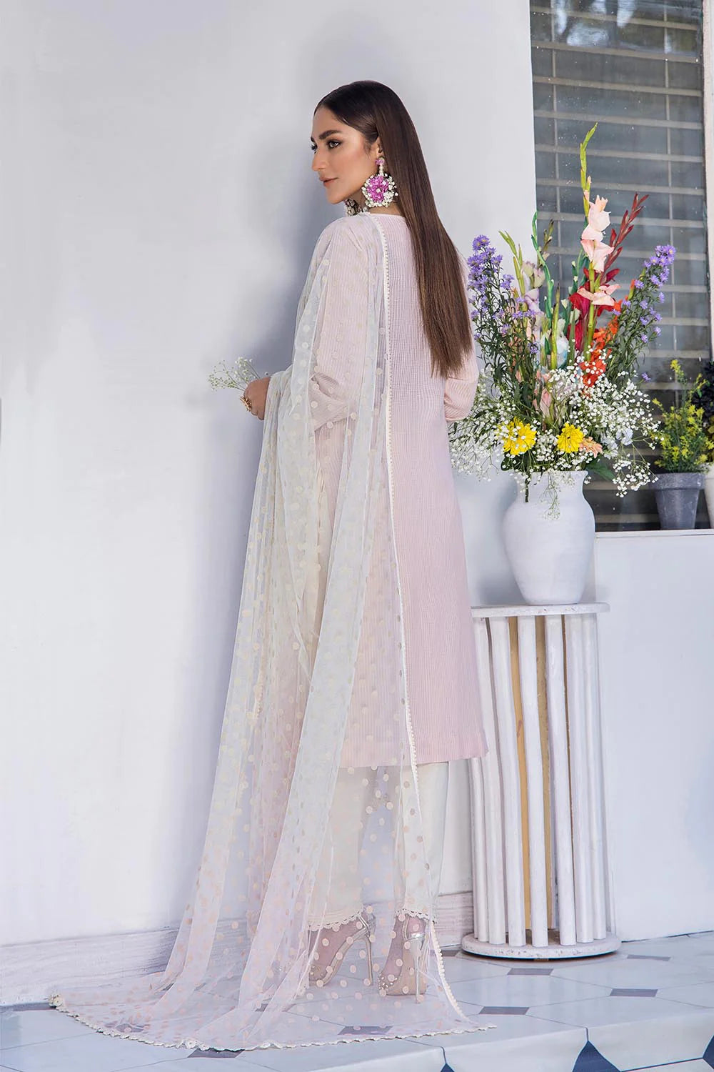 F-121 - Sherry's wardrobe