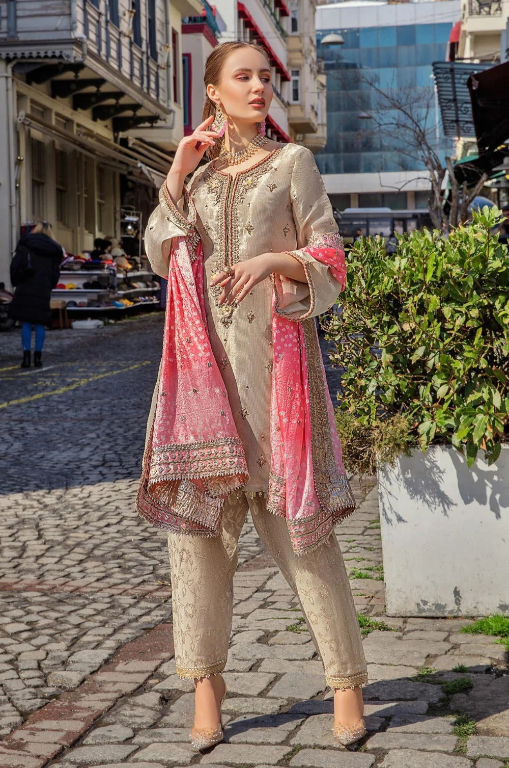 P-219 - Sherry's wardrobe