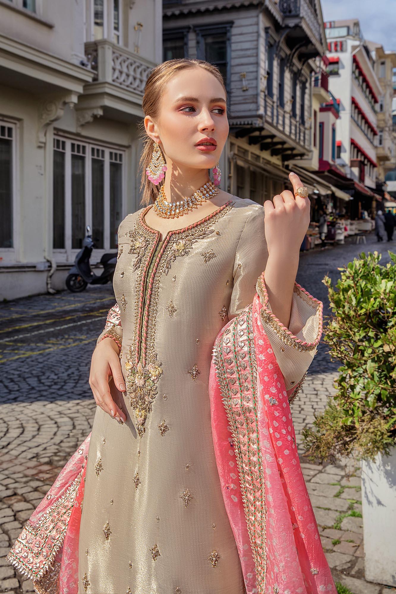 P-219 - Sherry's wardrobe